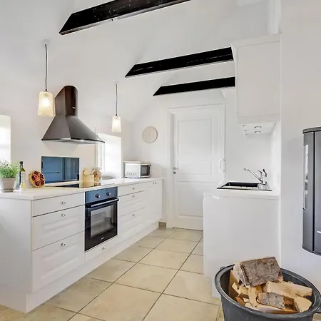 Semesterbostad Fantastisk Renoveret Kvalitetshus Med Stråtag Sj214 *