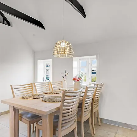 Fantastisk Renoveret Kvalitetshus Med Stråtag Sj214 Semesterbostad